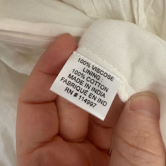 Feathers by Tolani Medium Embroidered White Tie Front Blouse New without Tags - Picture 3 of 5